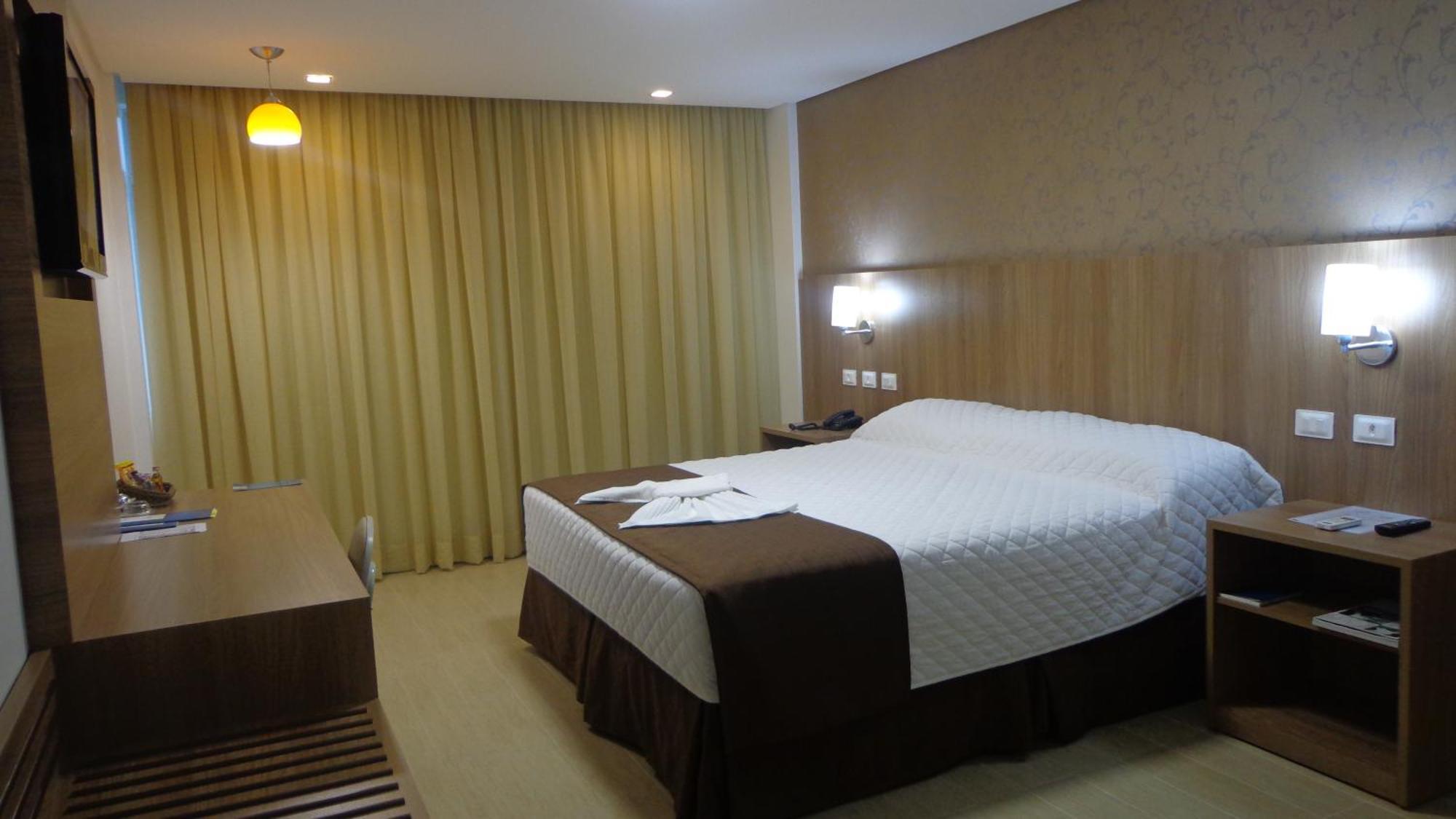 Foz Presidente Comfort Hotel Фос-ду-Іґуасу Екстер'єр фото