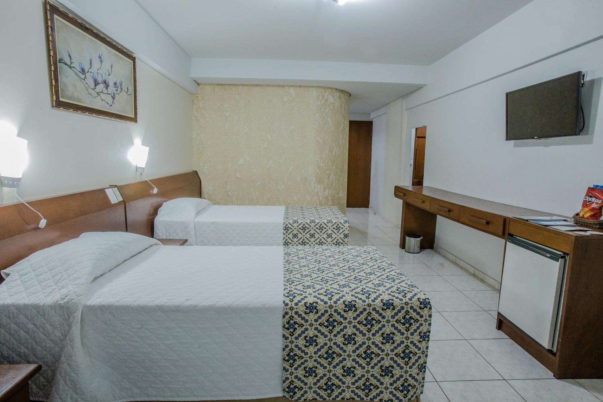 Foz Presidente Comfort Hotel Фос-ду-Іґуасу Екстер'єр фото
